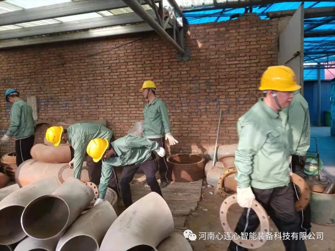 心連心智能裝備黨支部開展到“生產中去！”活動